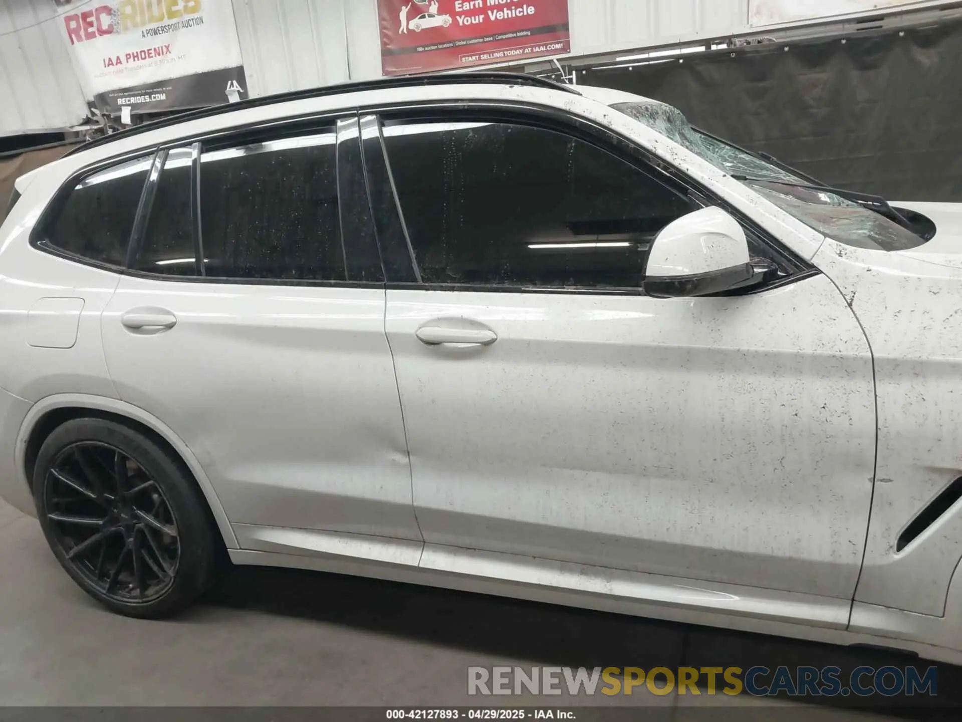 12 Photograph of a damaged car 5UX43DP05N9K52561 BMW X3 2022