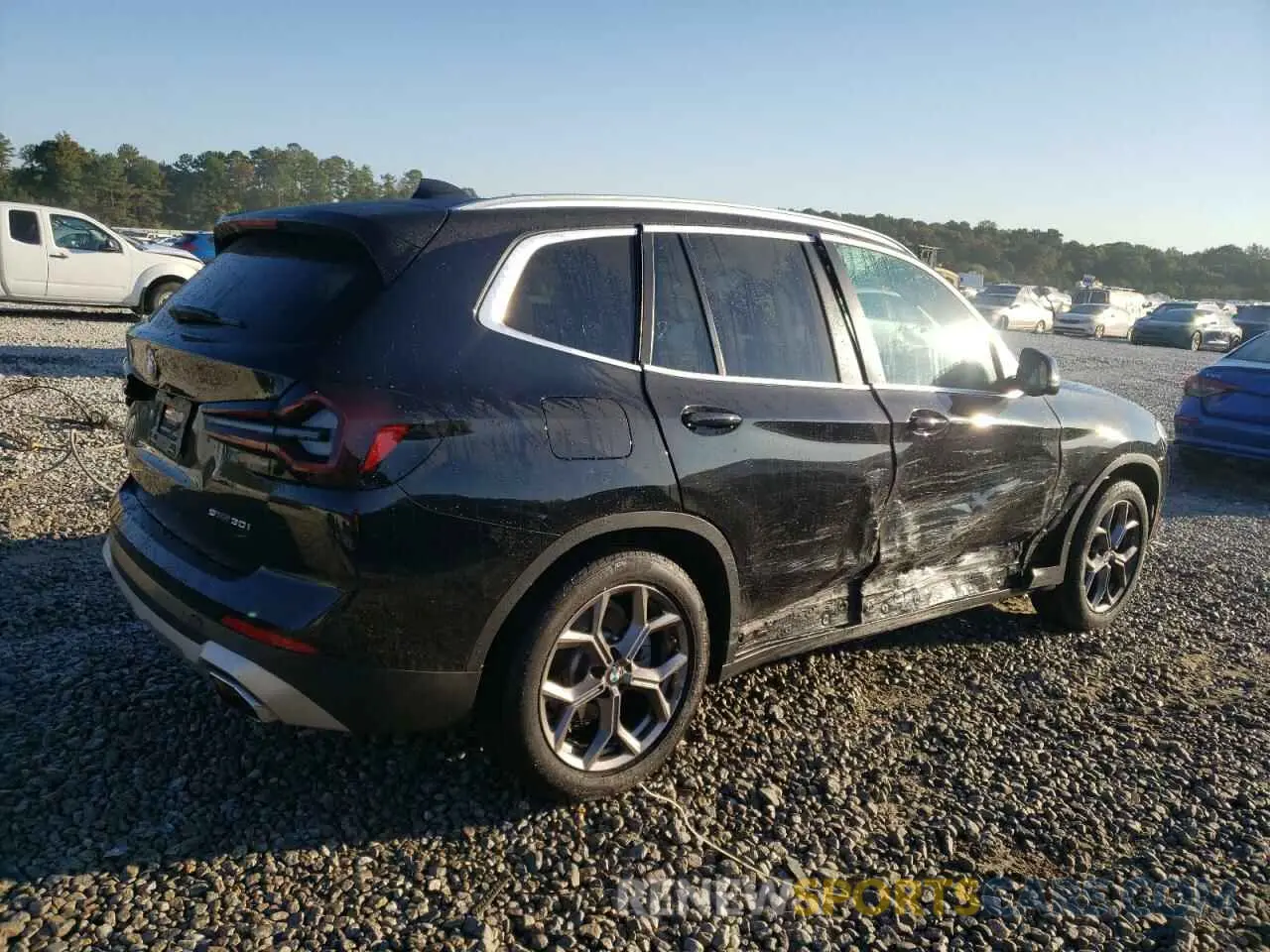 3 Photograph of a damaged car 5UX43DP05N9K71434 BMW X3 2022
