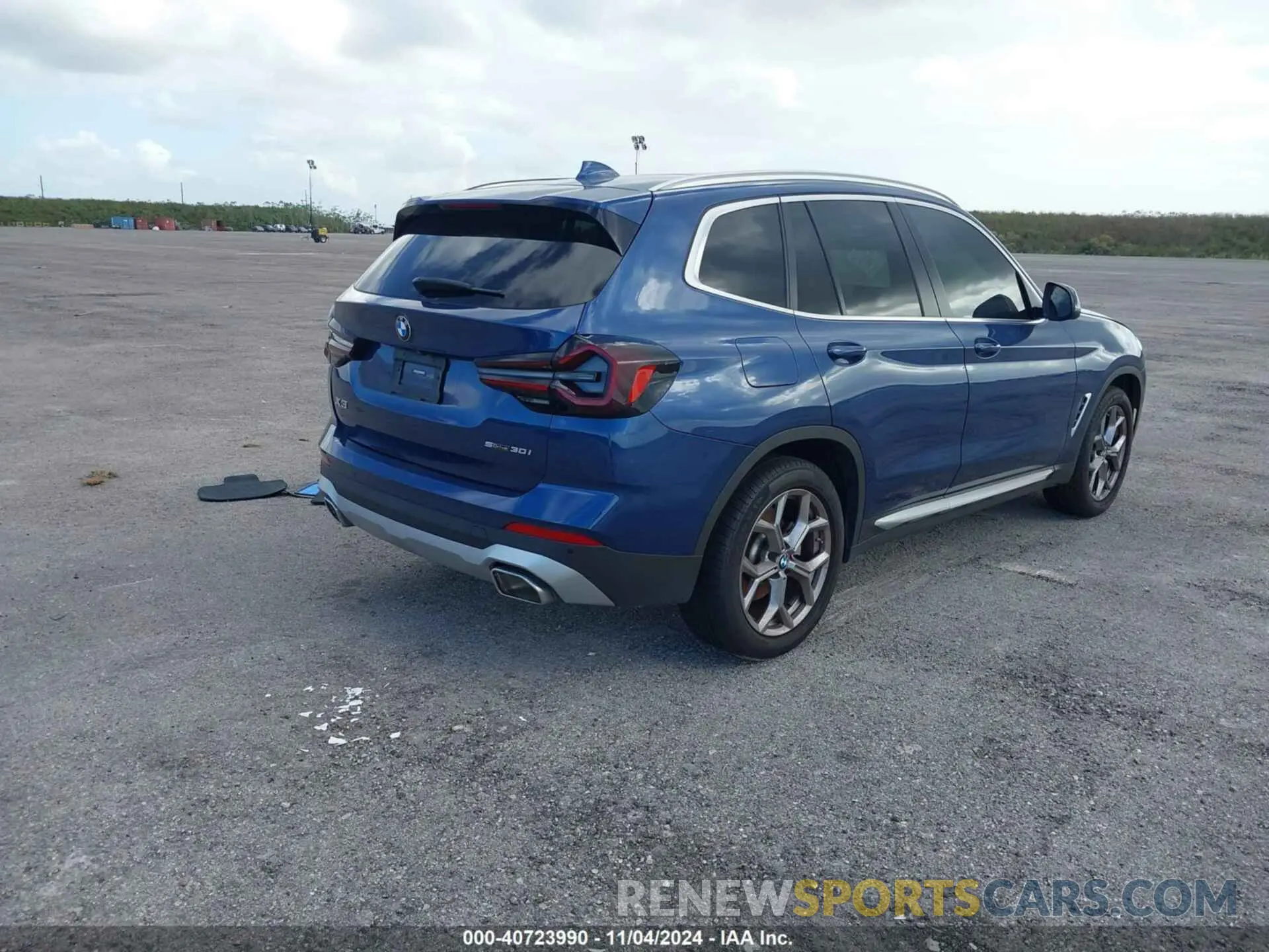 4 Photograph of a damaged car 5UX43DP05N9L91461 BMW X3 2022