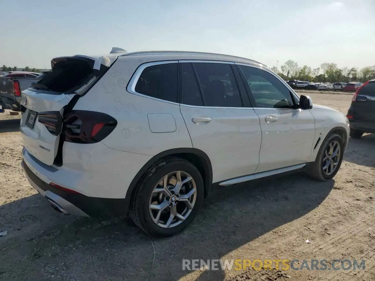 3 Photograph of a damaged car 5UX43DP05N9N06088 BMW X3 2022