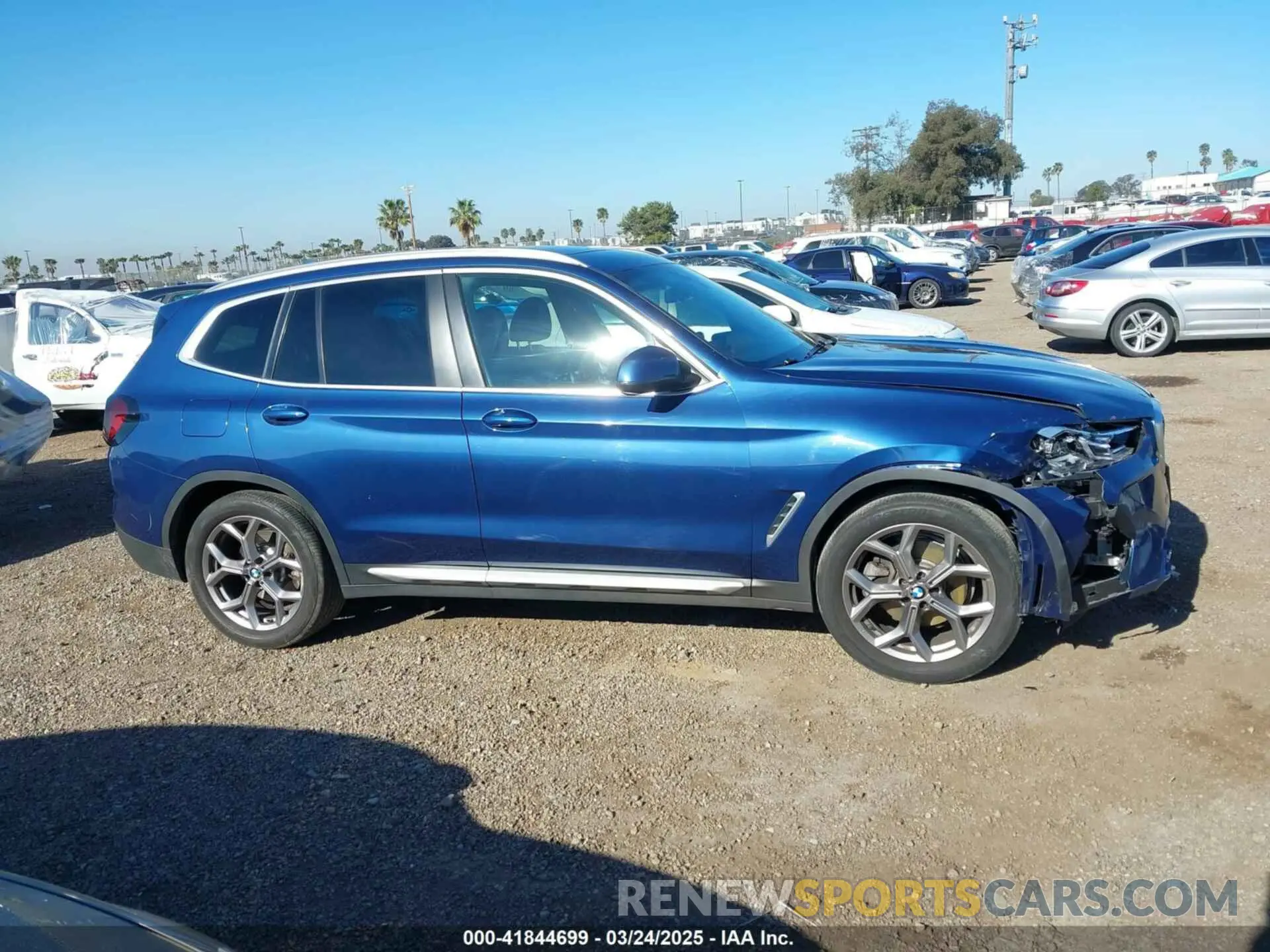 14 Photograph of a damaged car 5UX43DP06N9K69322 BMW X3 2022