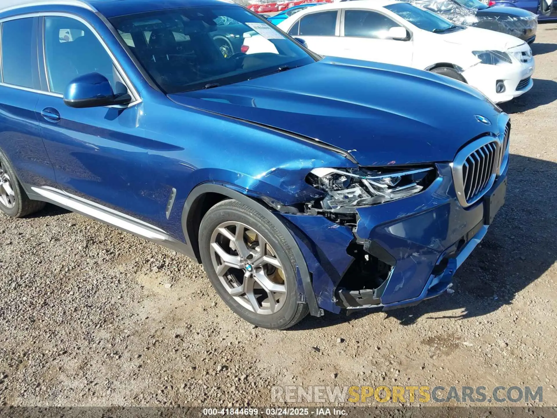 6 Photograph of a damaged car 5UX43DP06N9K69322 BMW X3 2022