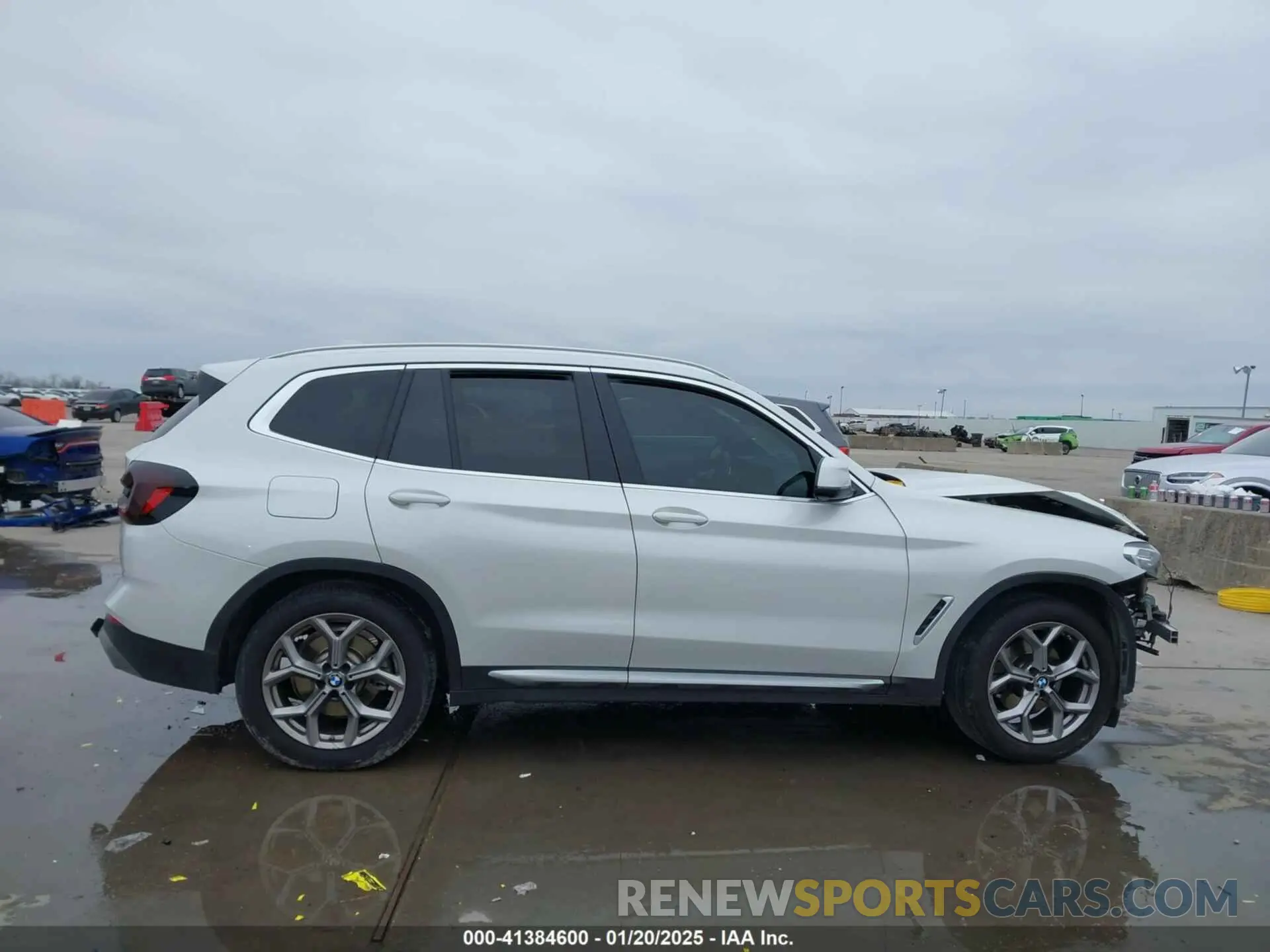 14 Photograph of a damaged car 5UX43DP06N9M30252 BMW X3 2022