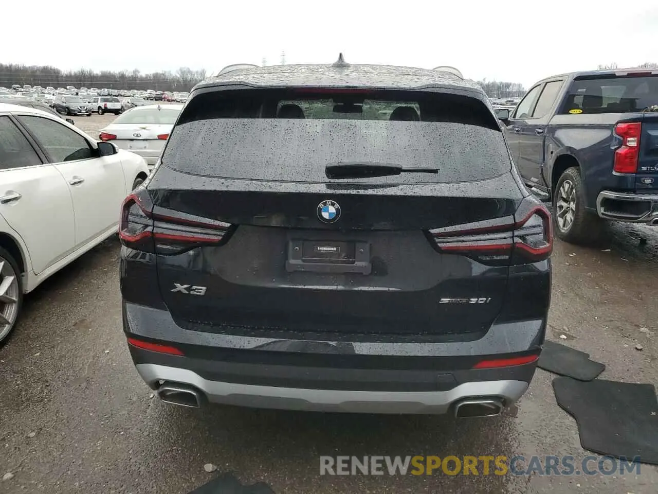 6 Photograph of a damaged car 5UX43DP07N9J46449 BMW X3 2022