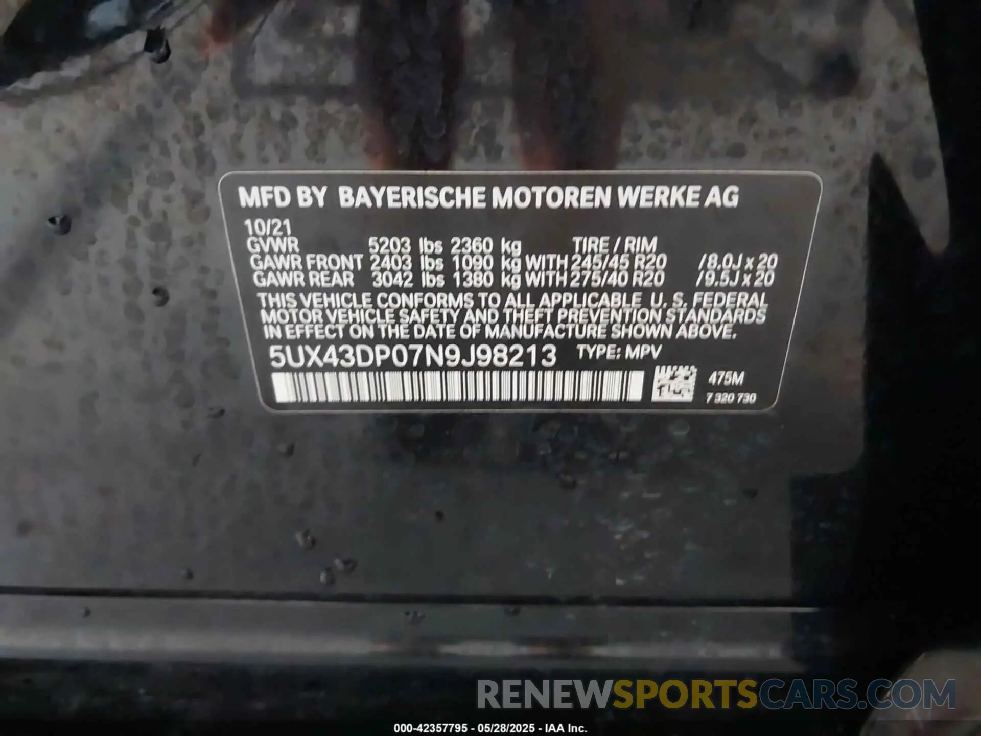 9 Photograph of a damaged car 5UX43DP07N9J98213 BMW X3 2022