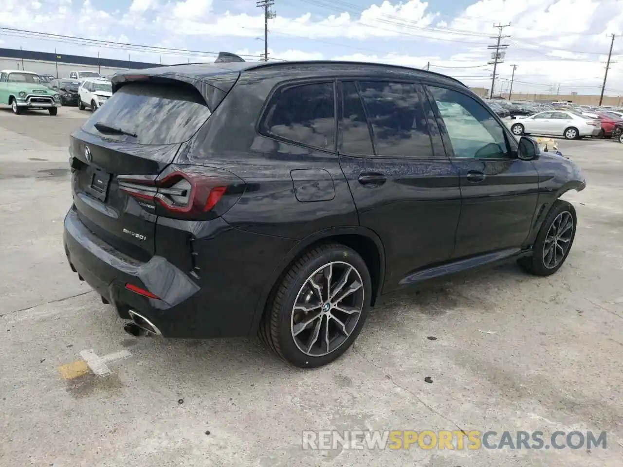 4 Photograph of a damaged car 5UX43DP07N9L42150 BMW X3 2022