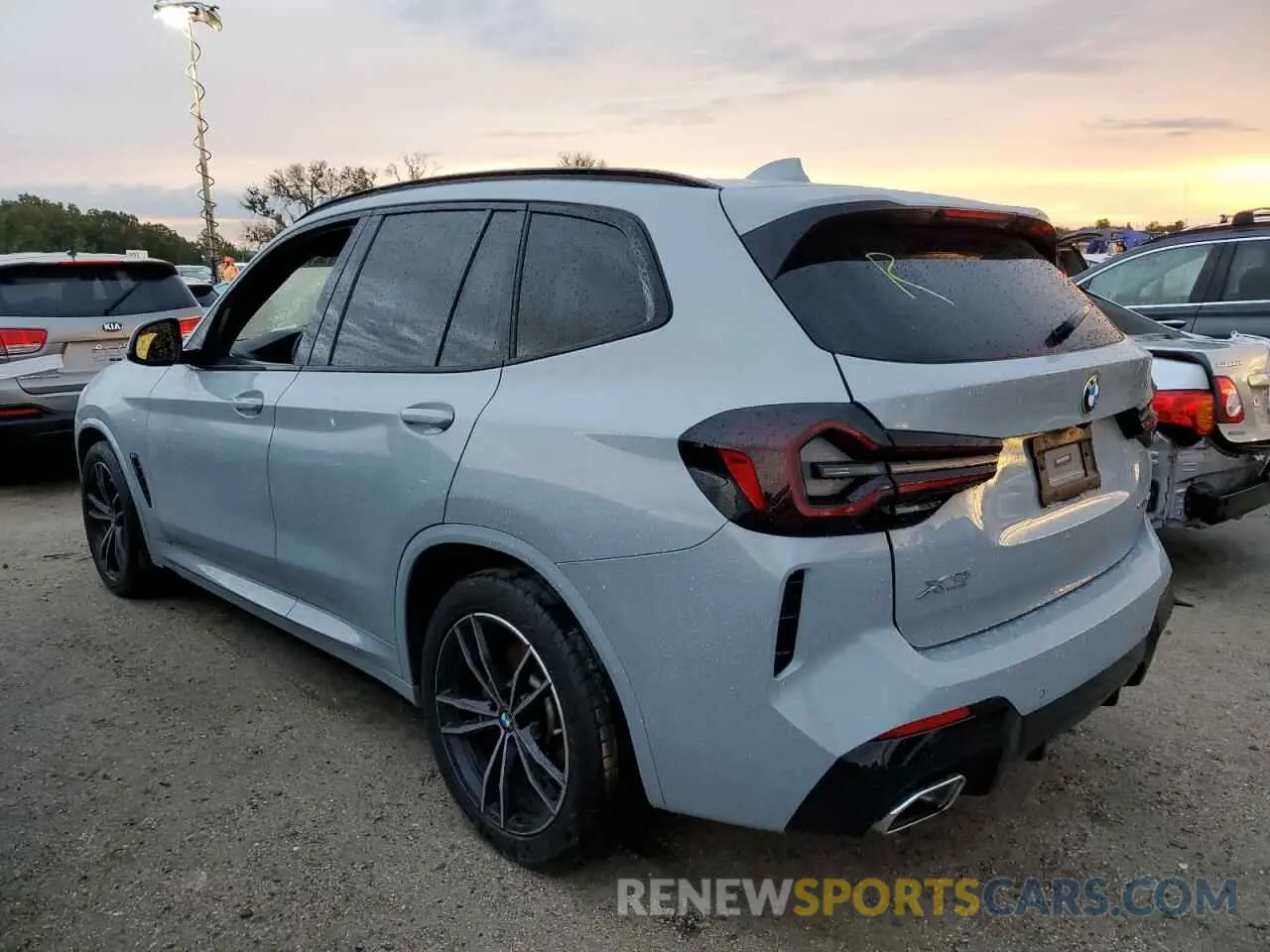 2 Photograph of a damaged car 5UX43DP07N9M11984 BMW X3 2022