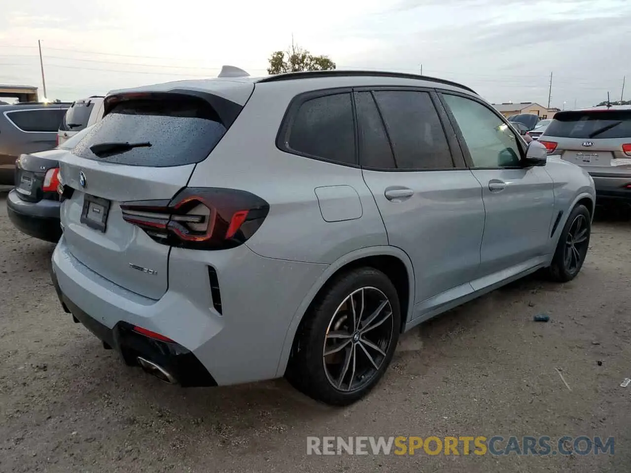 3 Photograph of a damaged car 5UX43DP07N9M11984 BMW X3 2022