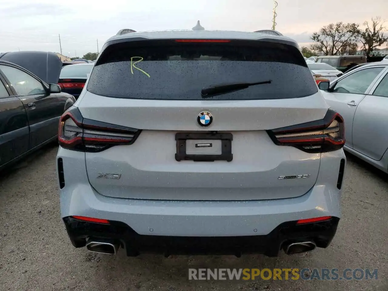 6 Photograph of a damaged car 5UX43DP07N9M11984 BMW X3 2022