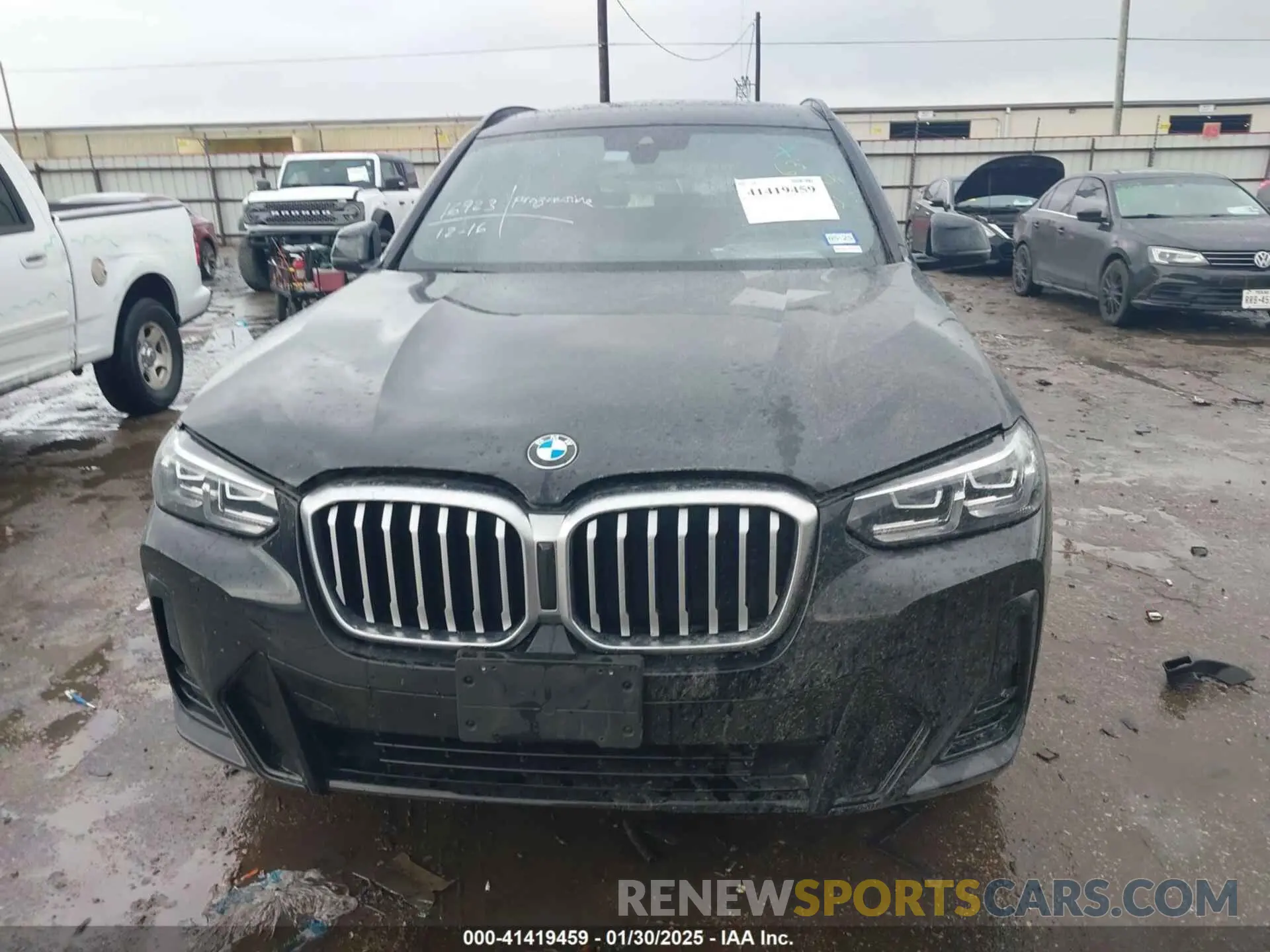12 Photograph of a damaged car 5UX43DP07N9M46329 BMW X3 2022