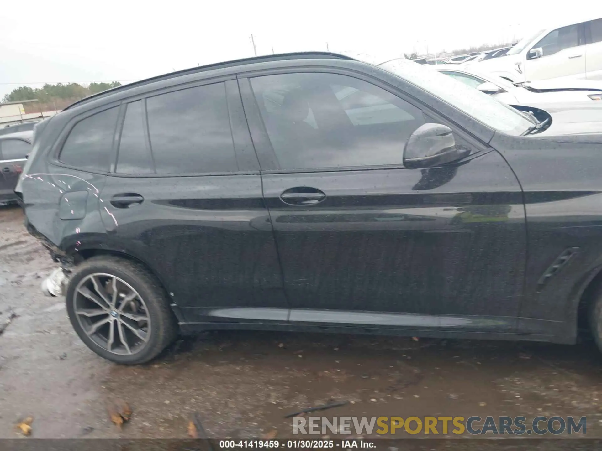 13 Photograph of a damaged car 5UX43DP07N9M46329 BMW X3 2022