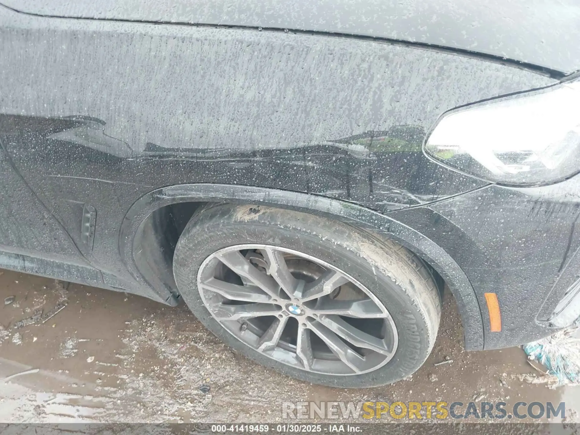 19 Photograph of a damaged car 5UX43DP07N9M46329 BMW X3 2022