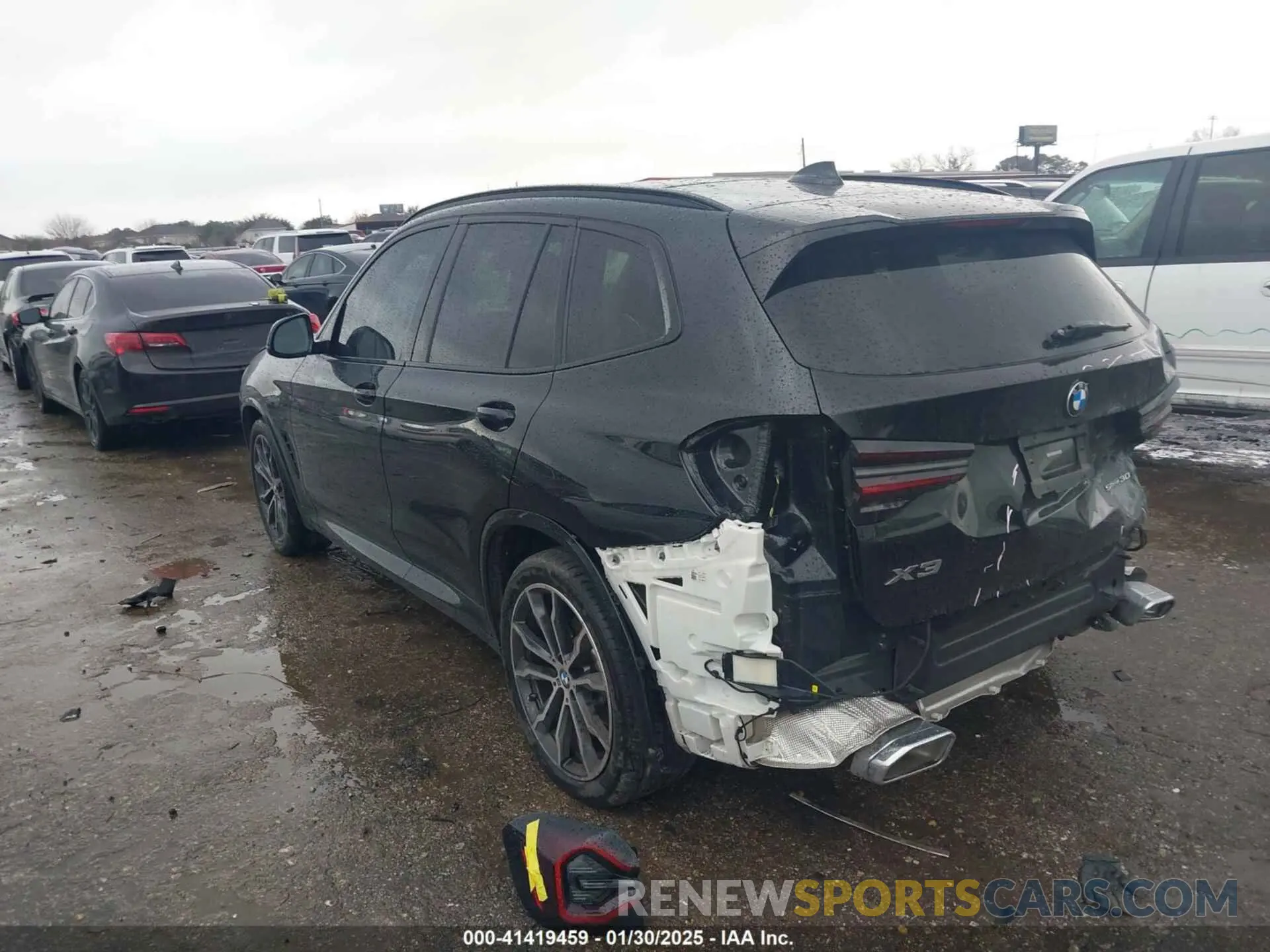 3 Photograph of a damaged car 5UX43DP07N9M46329 BMW X3 2022