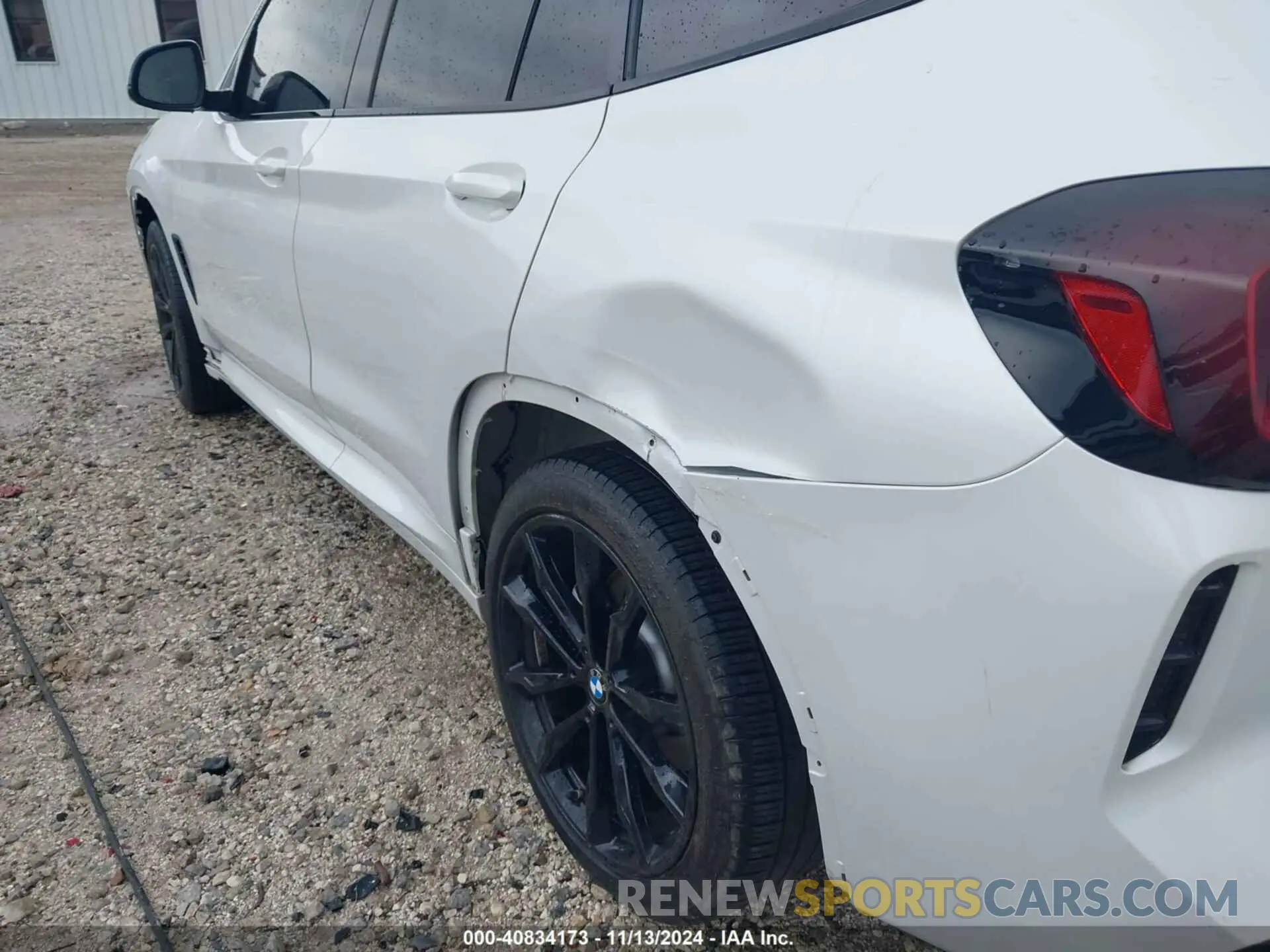 6 Photograph of a damaged car 5UX43DP08N9K26696 BMW X3 2022