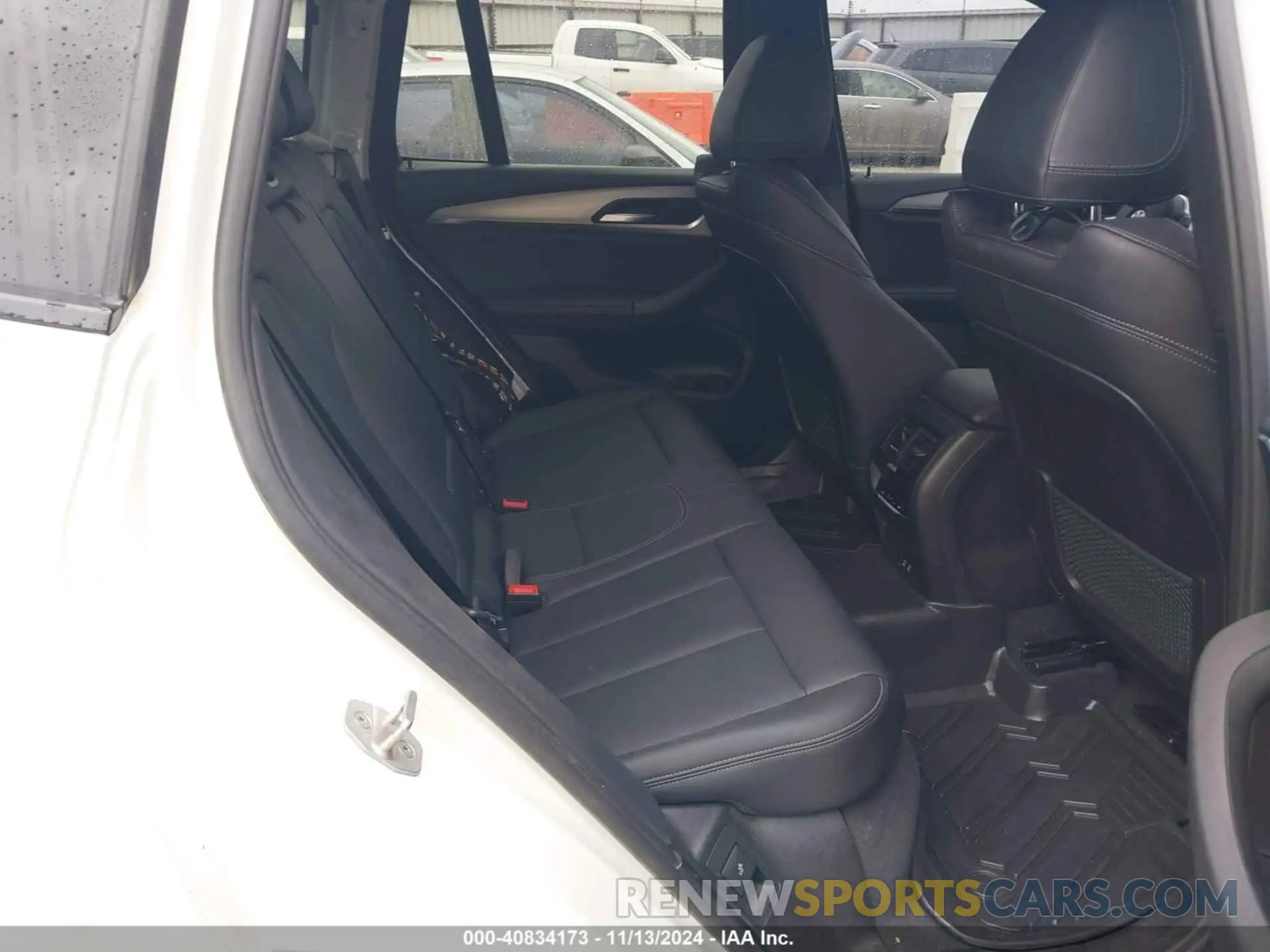 8 Photograph of a damaged car 5UX43DP08N9K26696 BMW X3 2022