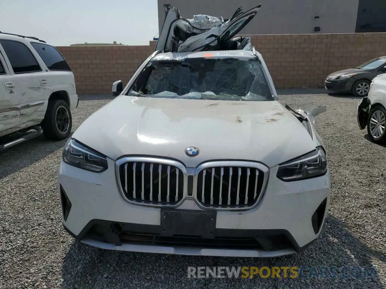 5 Photograph of a damaged car 5UX43DP08N9K66809 BMW X3 2022