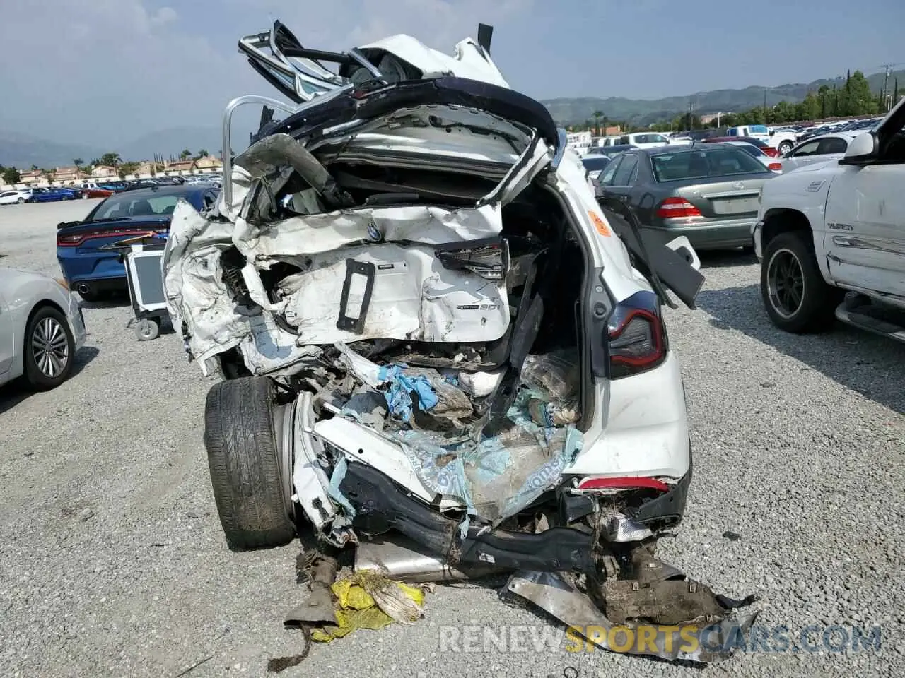 6 Photograph of a damaged car 5UX43DP08N9K66809 BMW X3 2022