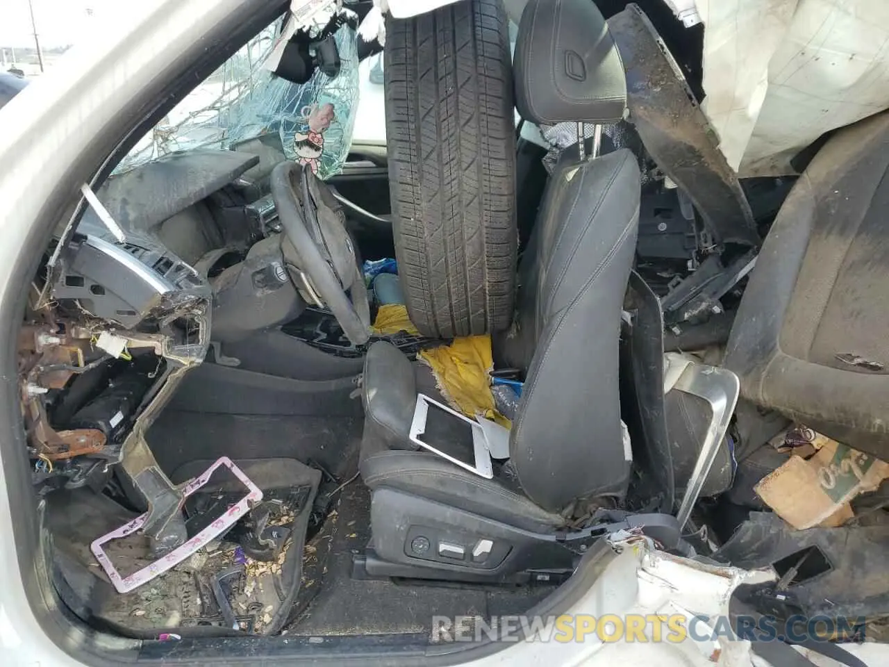 7 Photograph of a damaged car 5UX43DP08N9K66809 BMW X3 2022