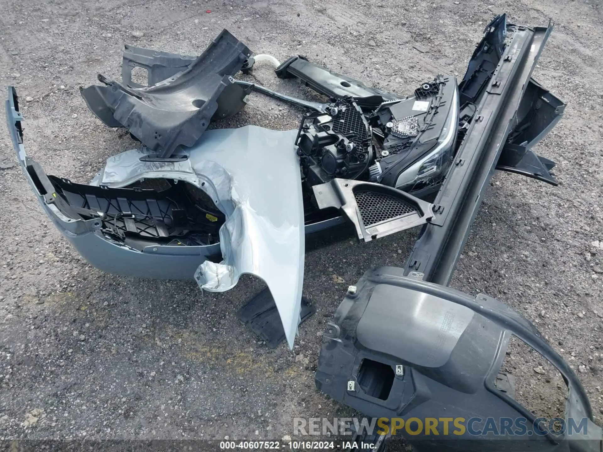12 Photograph of a damaged car 5UX43DP08N9M11752 BMW X3 2022