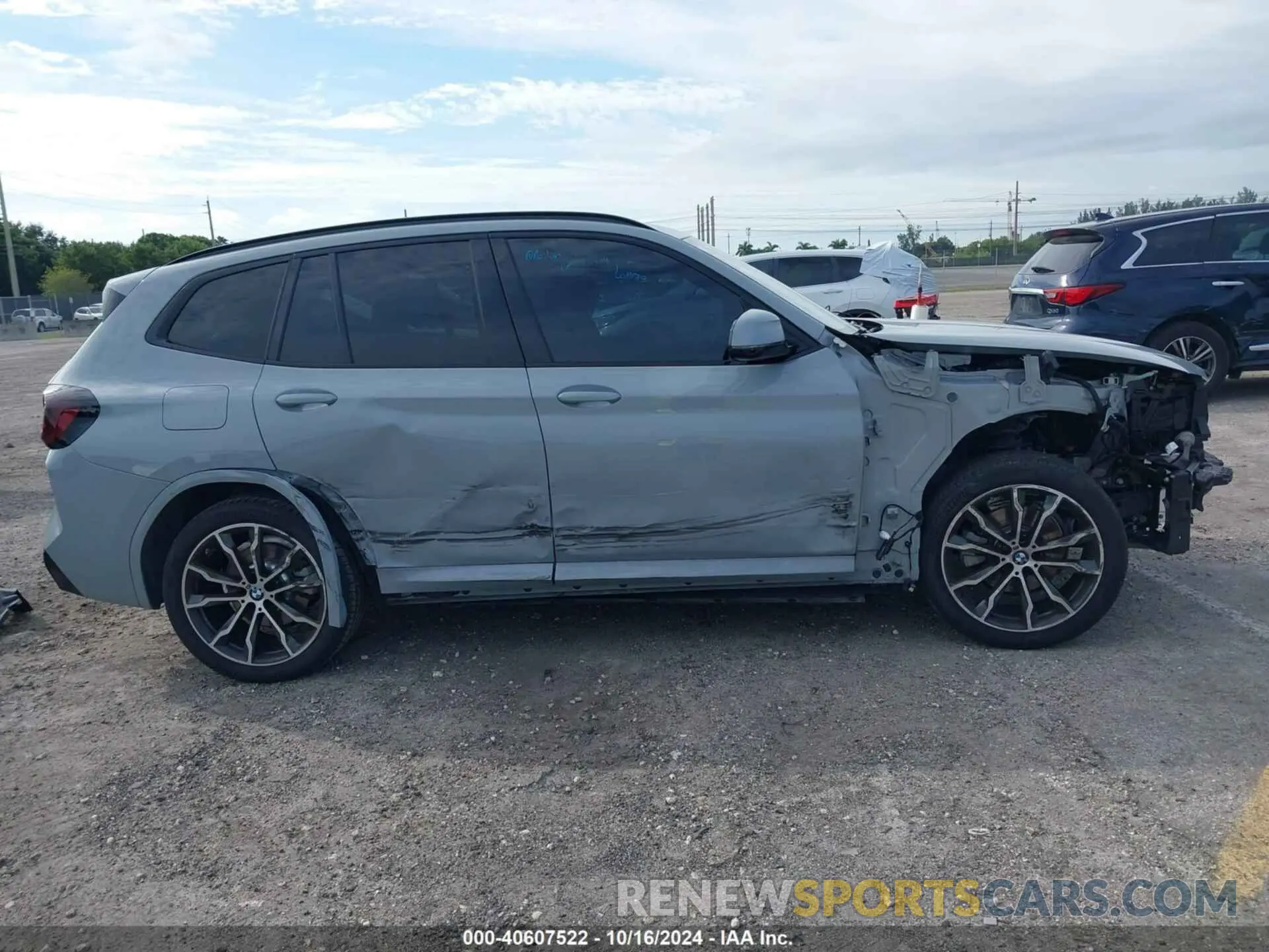 14 Photograph of a damaged car 5UX43DP08N9M11752 BMW X3 2022
