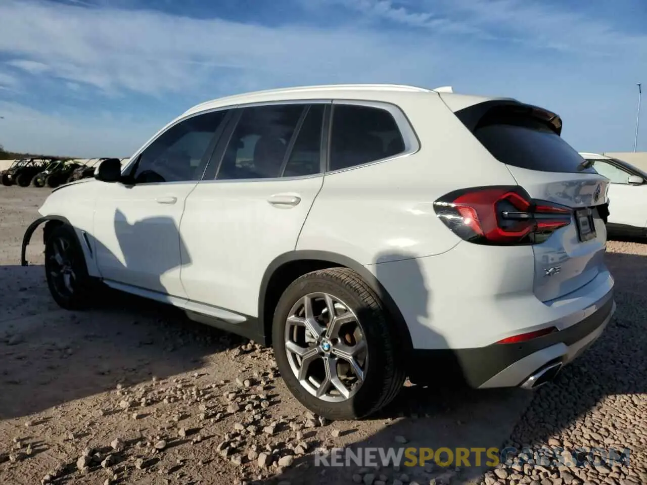 2 Photograph of a damaged car 5UX43DP09N9J15297 BMW X3 2022