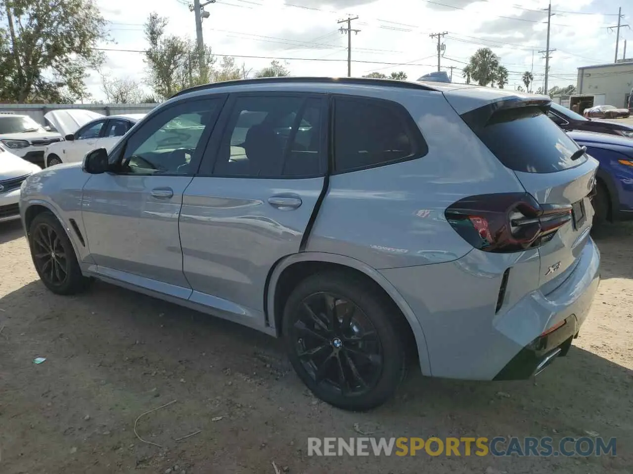 2 Photograph of a damaged car 5UX43DP09N9K72389 BMW X3 2022