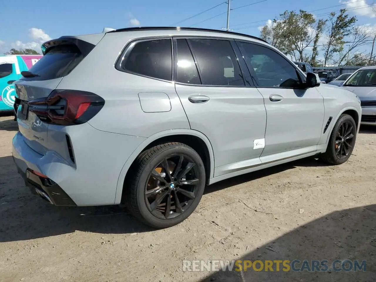 3 Photograph of a damaged car 5UX43DP09N9K72389 BMW X3 2022