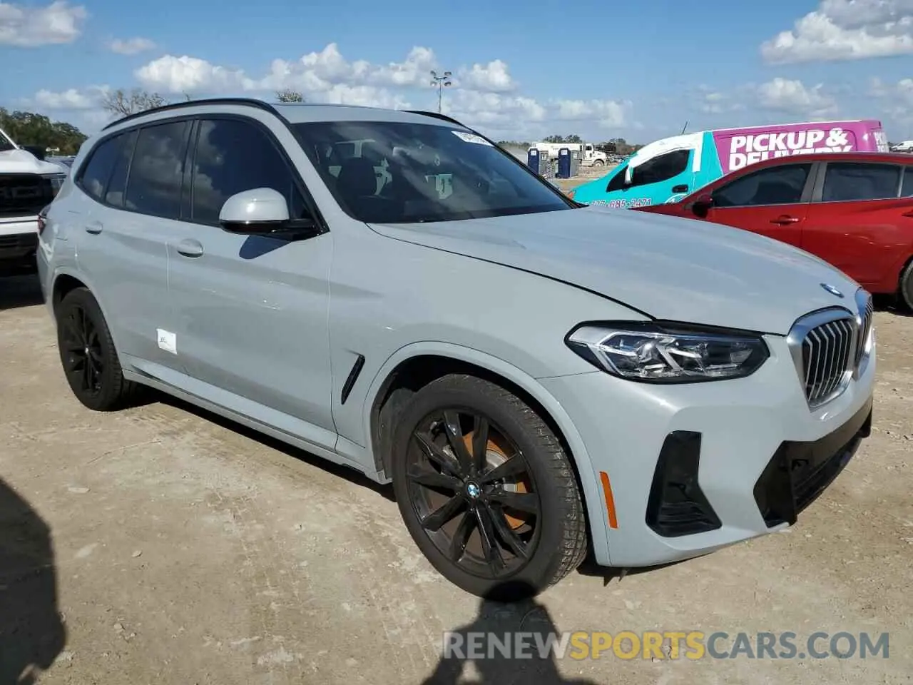 4 Photograph of a damaged car 5UX43DP09N9K72389 BMW X3 2022