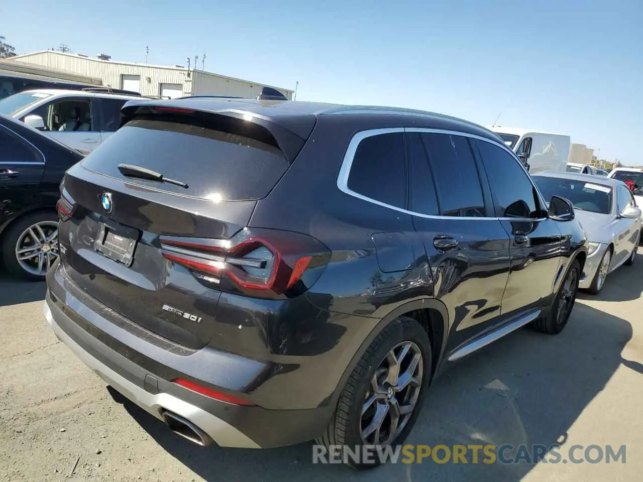3 Photograph of a damaged car 5UX43DP09N9M44520 BMW X3 2022