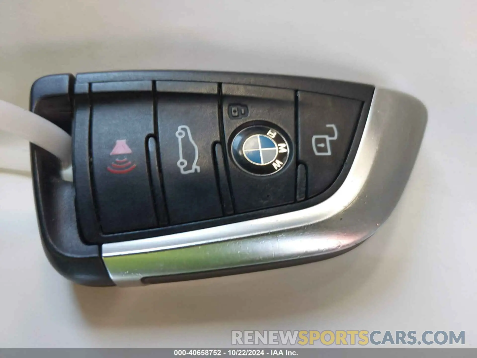11 Photograph of a damaged car 5UX43DP0XN9J97749 BMW X3 2022