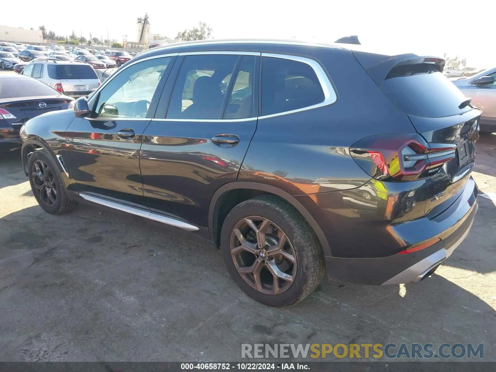 3 Photograph of a damaged car 5UX43DP0XN9J97749 BMW X3 2022