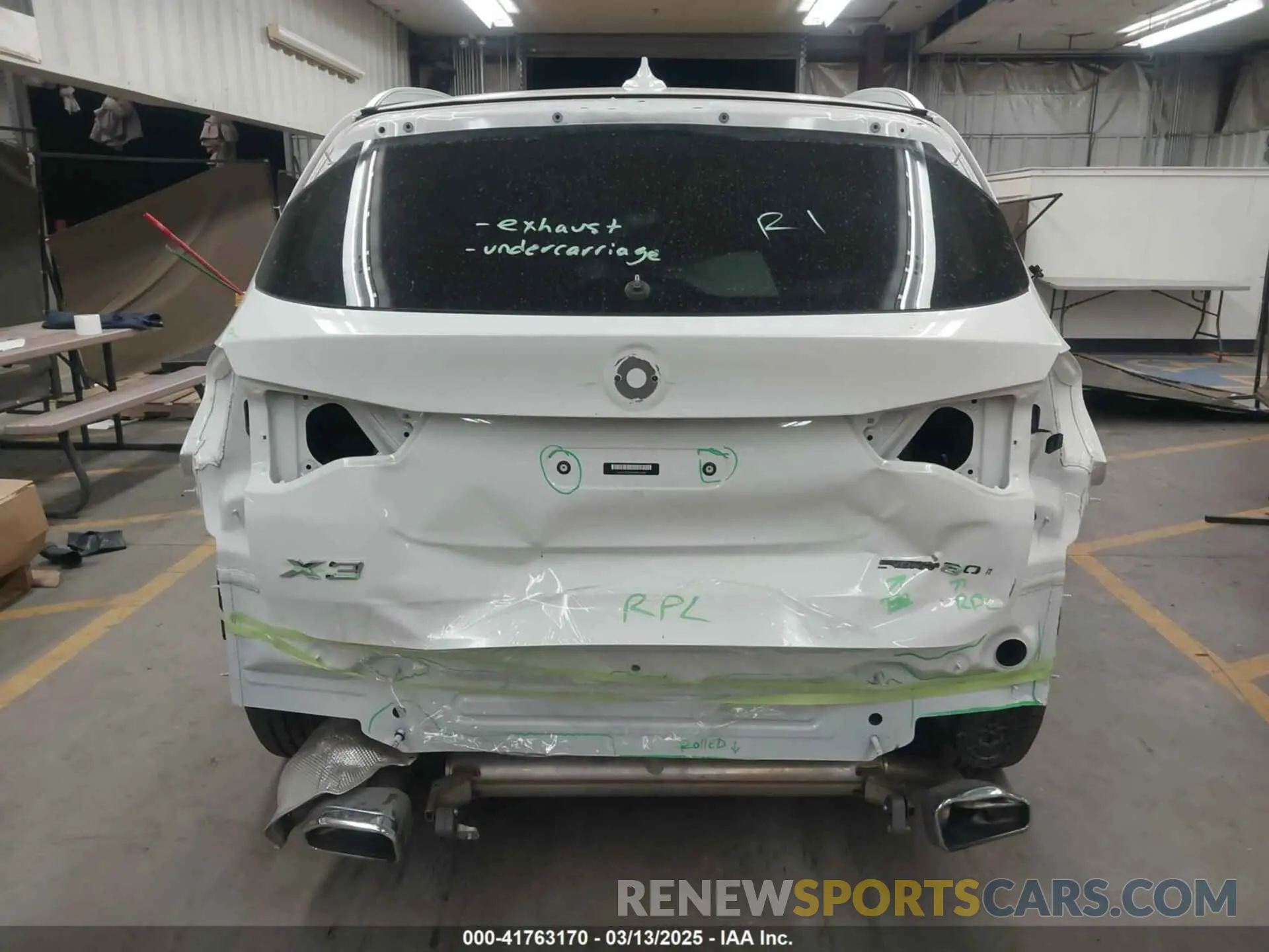 17 Photograph of a damaged car 5UX43DP0XN9K11388 BMW X3 2022