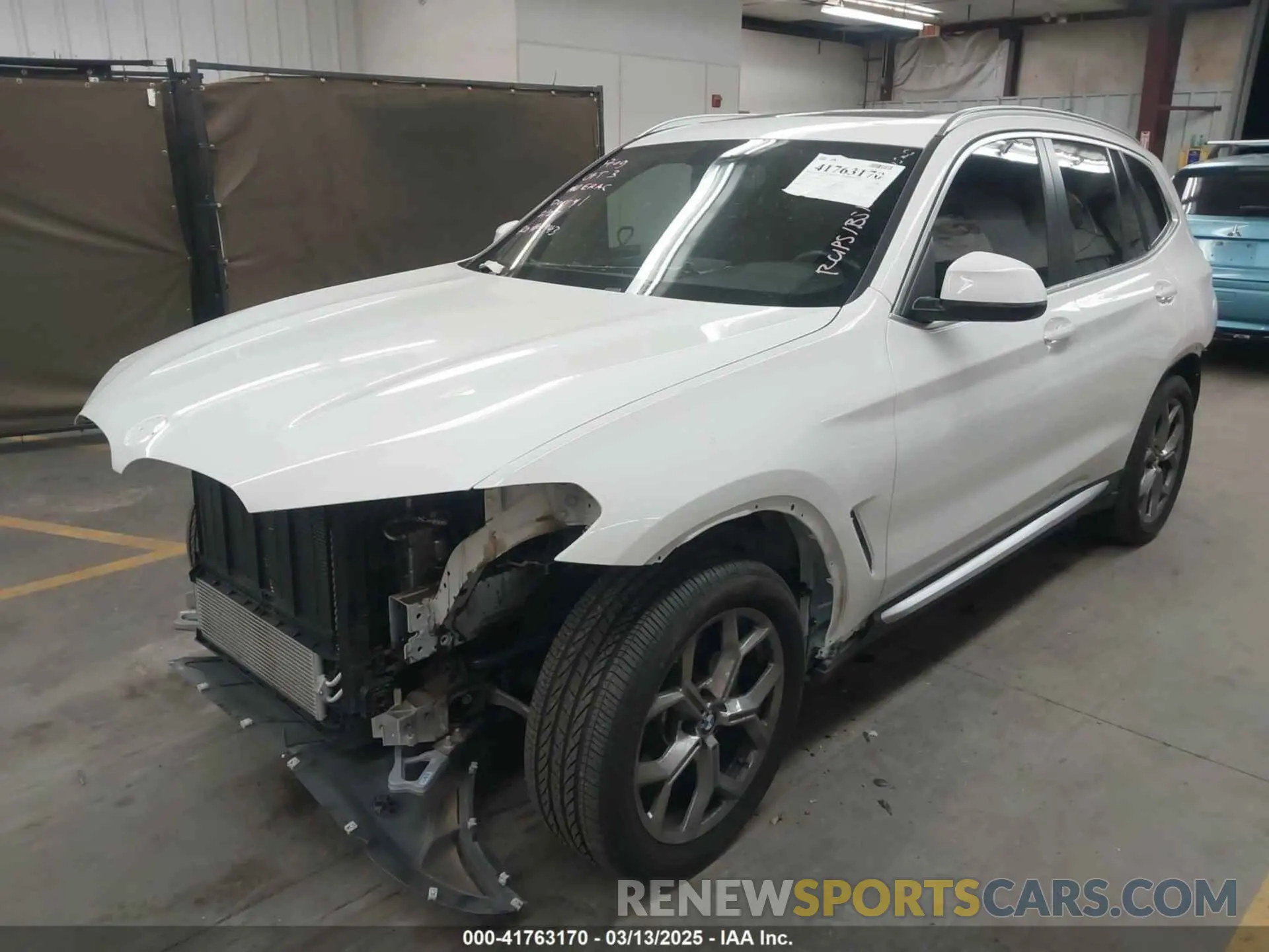 2 Photograph of a damaged car 5UX43DP0XN9K11388 BMW X3 2022