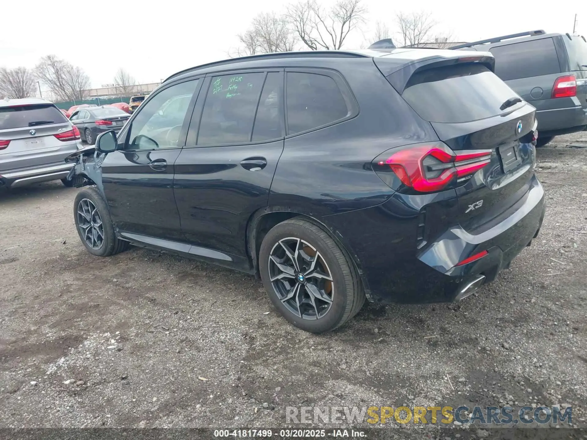 3 Photograph of a damaged car 5UX53DP00N9L98130 BMW X3 2022