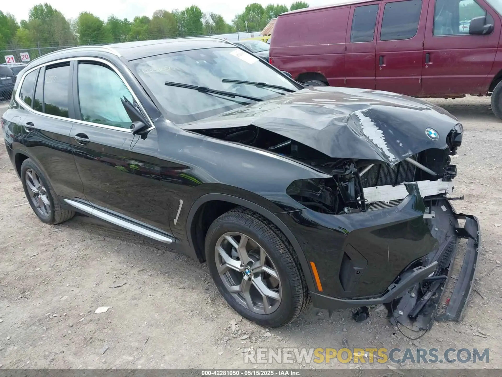 1 Photograph of a damaged car 5UX53DP00N9M80648 BMW X3 2022