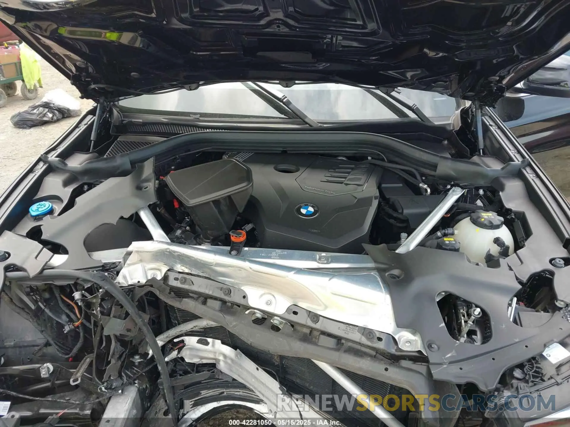 10 Photograph of a damaged car 5UX53DP00N9M80648 BMW X3 2022