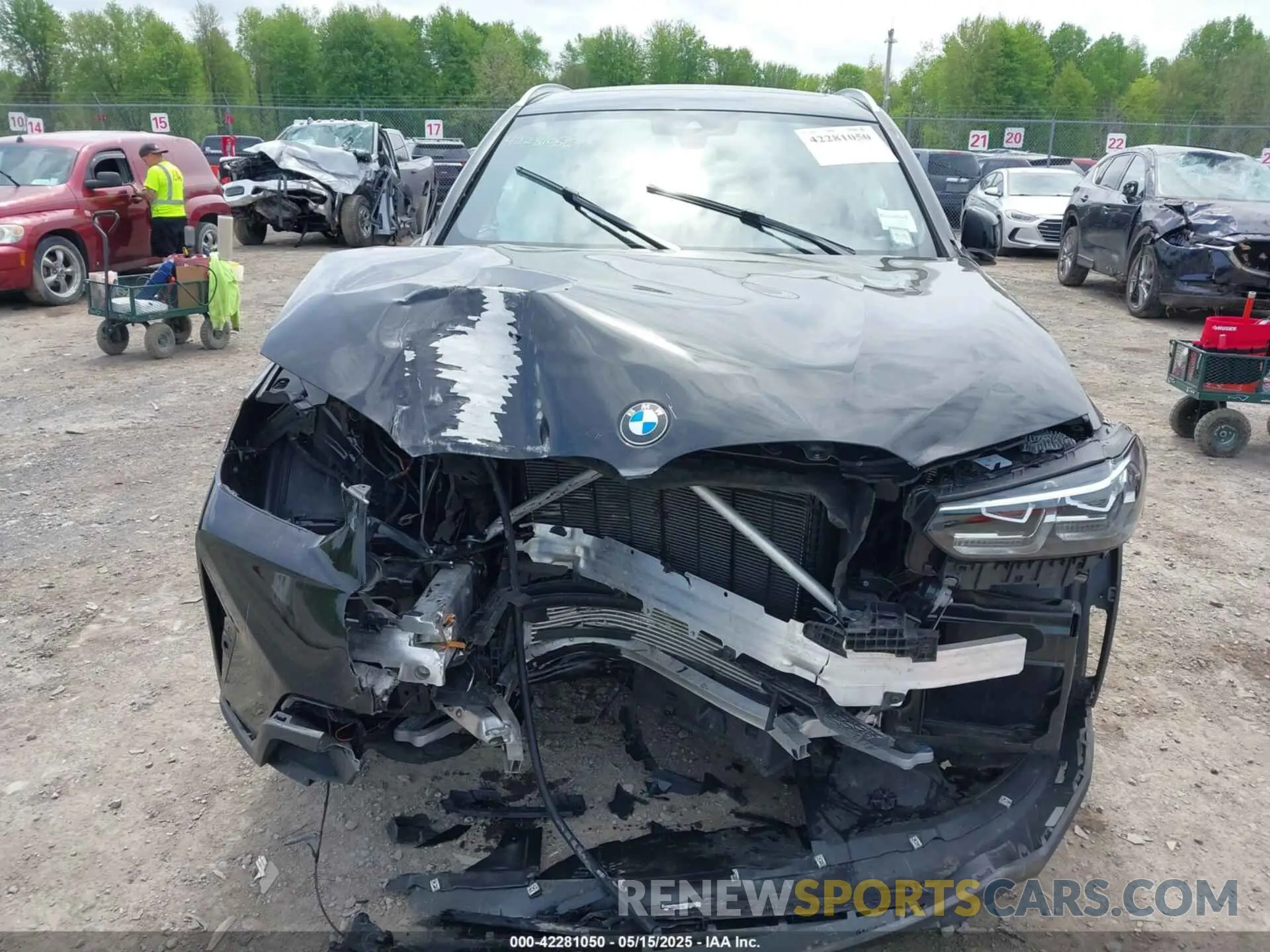 13 Photograph of a damaged car 5UX53DP00N9M80648 BMW X3 2022