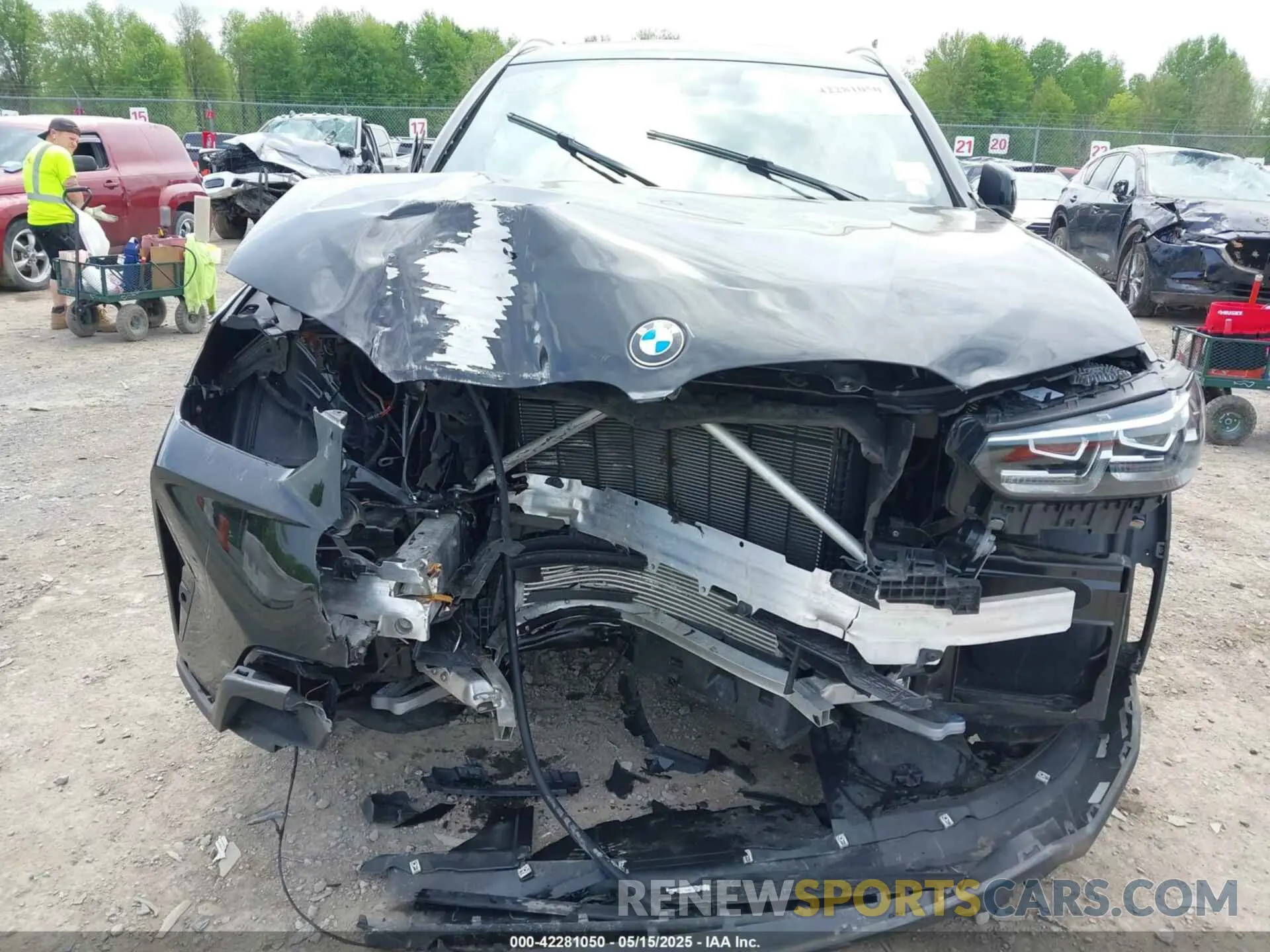 6 Photograph of a damaged car 5UX53DP00N9M80648 BMW X3 2022