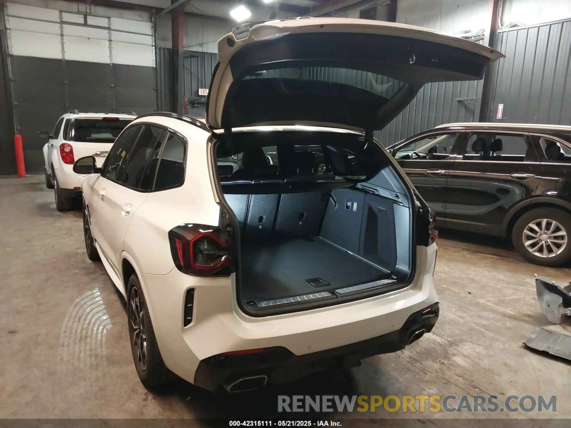 3 Photograph of a damaged car 5UX53DP00N9M86496 BMW X3 2022