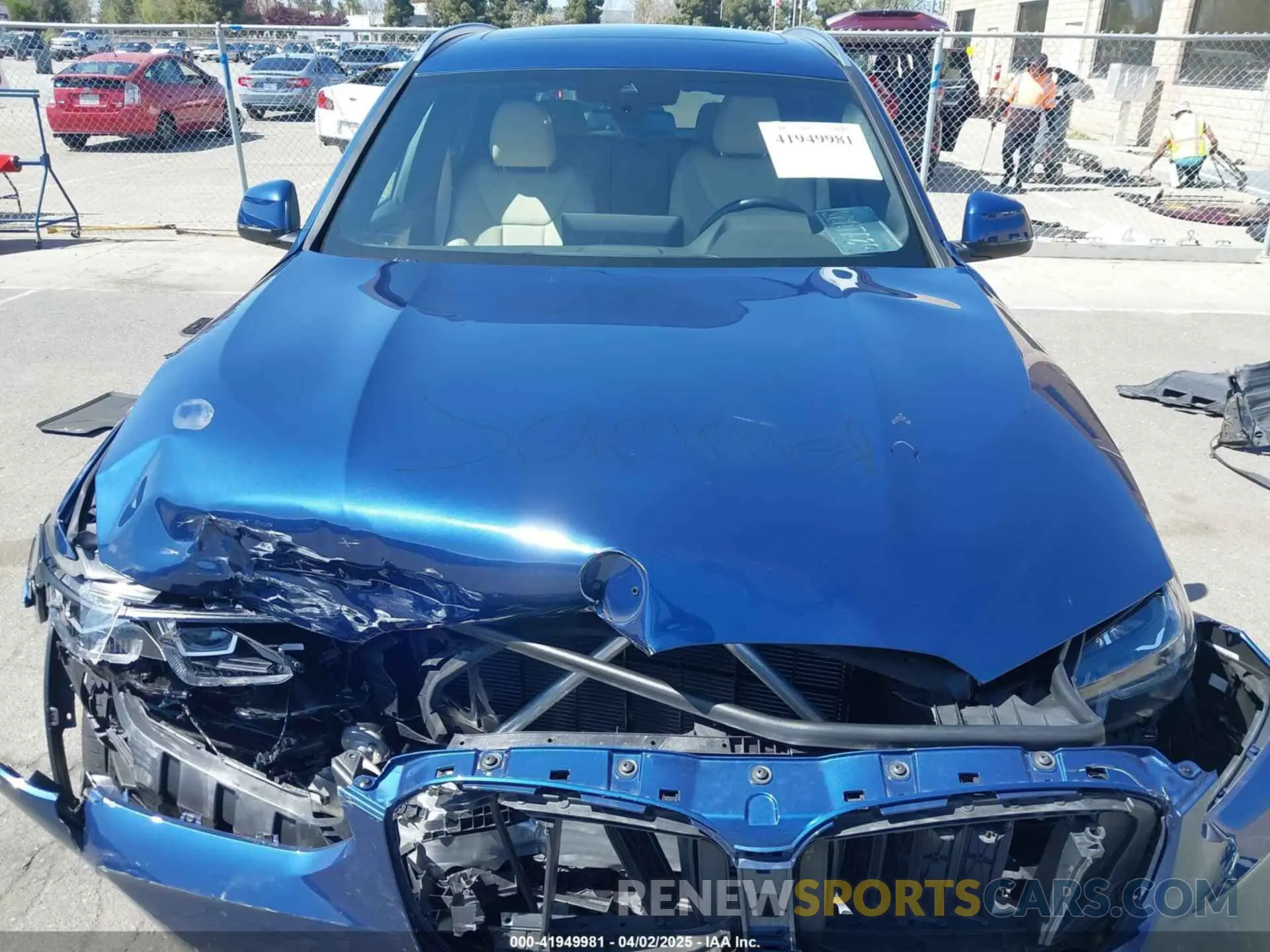 10 Photograph of a damaged car 5UX53DP00N9M88510 BMW X3 2022