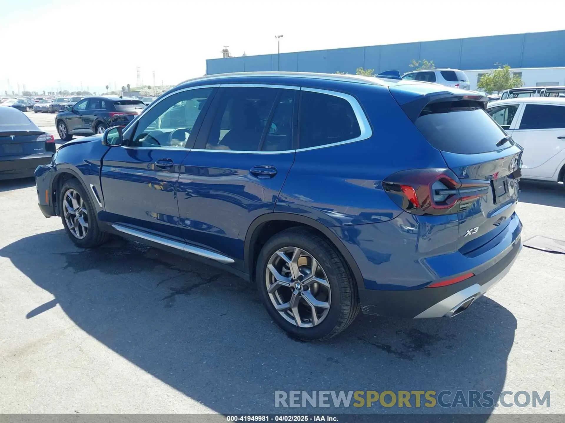3 Photograph of a damaged car 5UX53DP00N9M88510 BMW X3 2022