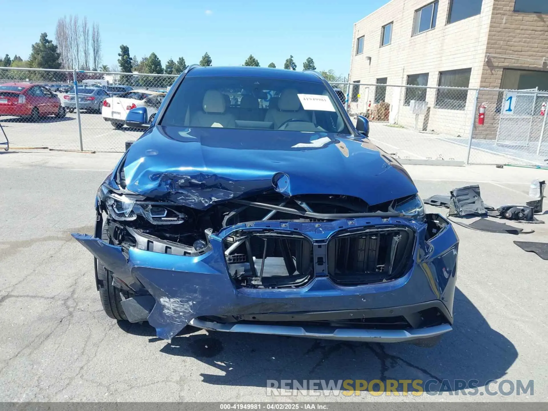 6 Photograph of a damaged car 5UX53DP00N9M88510 BMW X3 2022