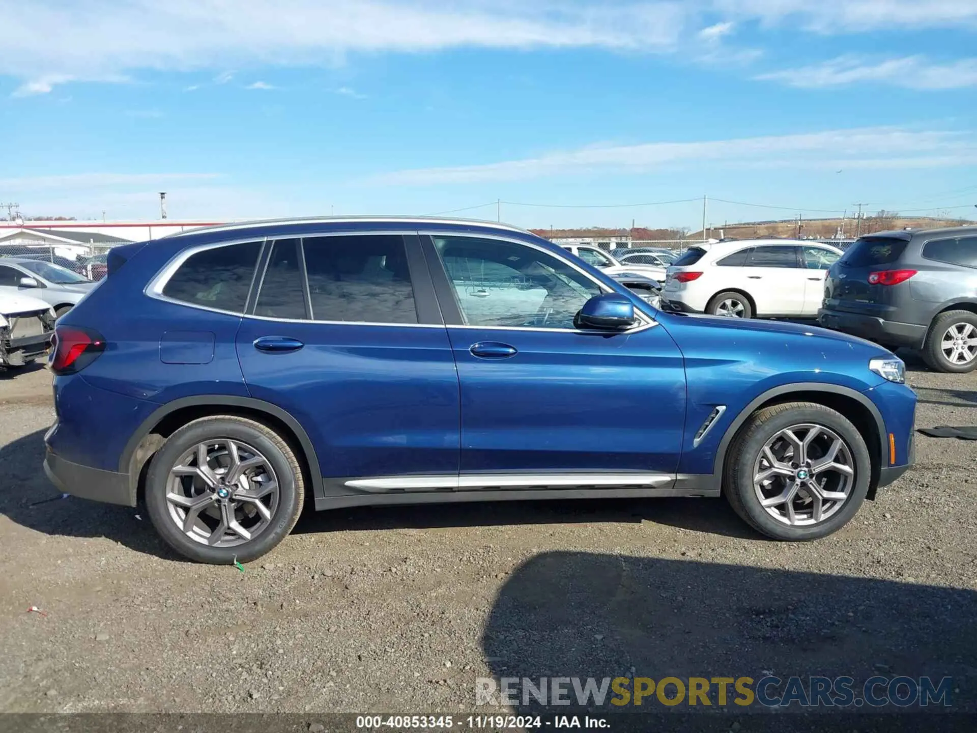 13 Photograph of a damaged car 5UX53DP01N9J64711 BMW X3 2022