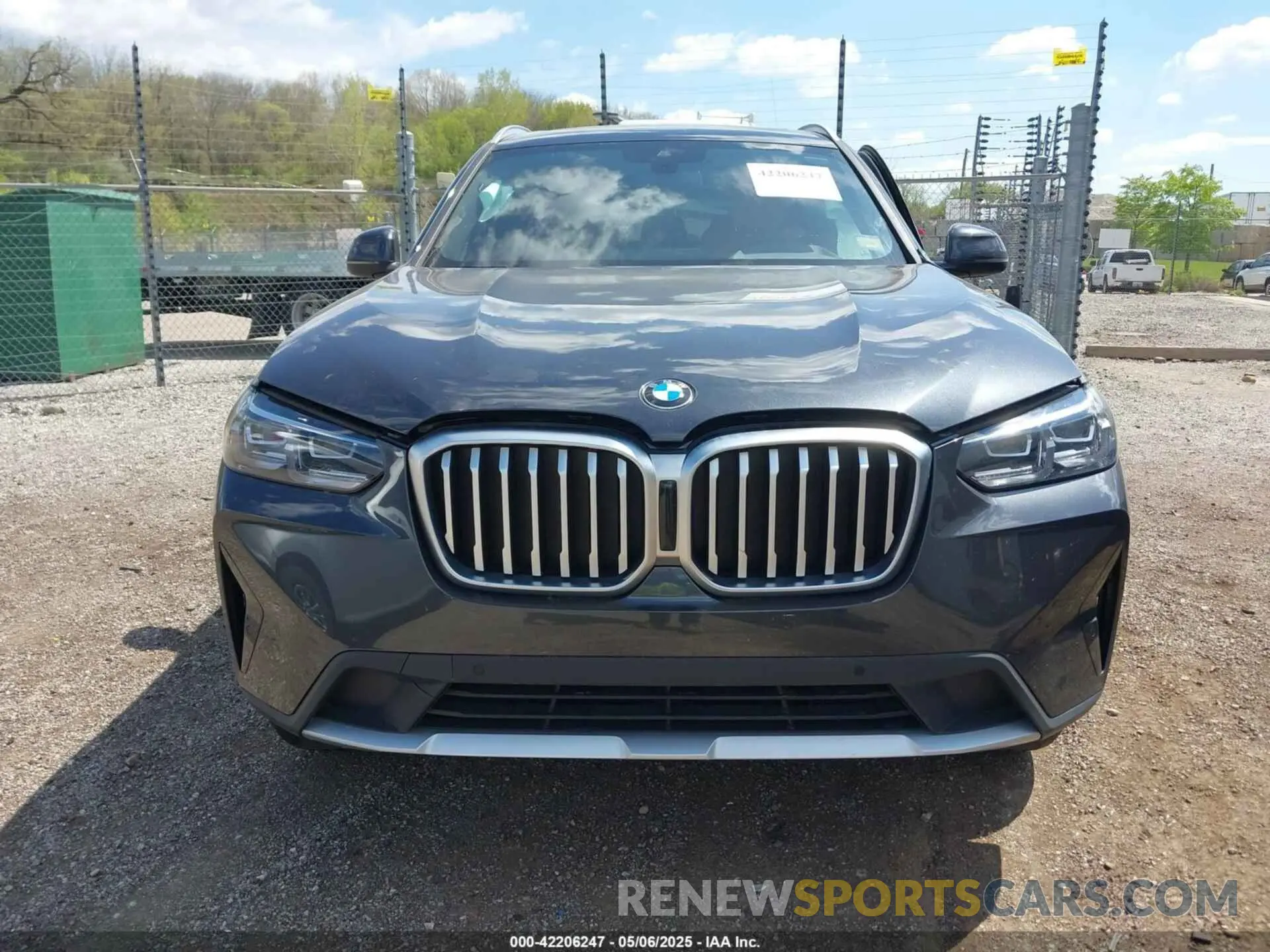 13 Photograph of a damaged car 5UX53DP01N9N40260 BMW X3 2022