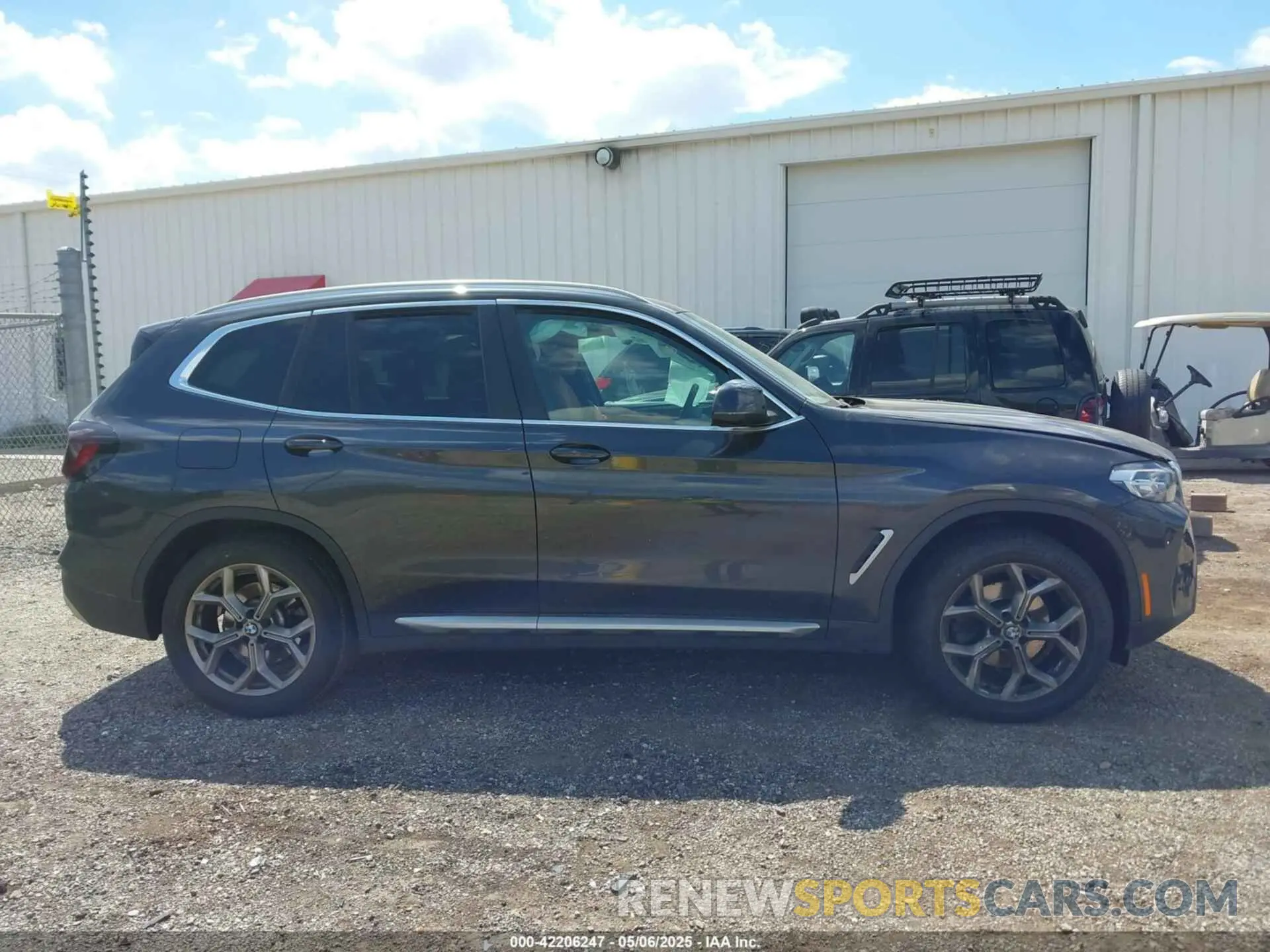 14 Photograph of a damaged car 5UX53DP01N9N40260 BMW X3 2022