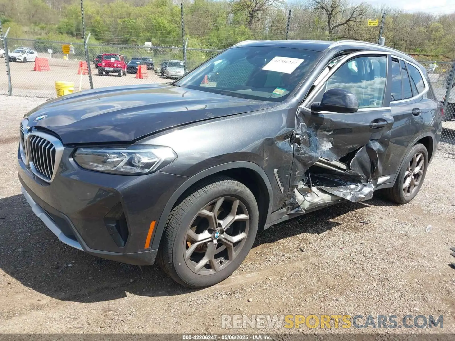 2 Photograph of a damaged car 5UX53DP01N9N40260 BMW X3 2022