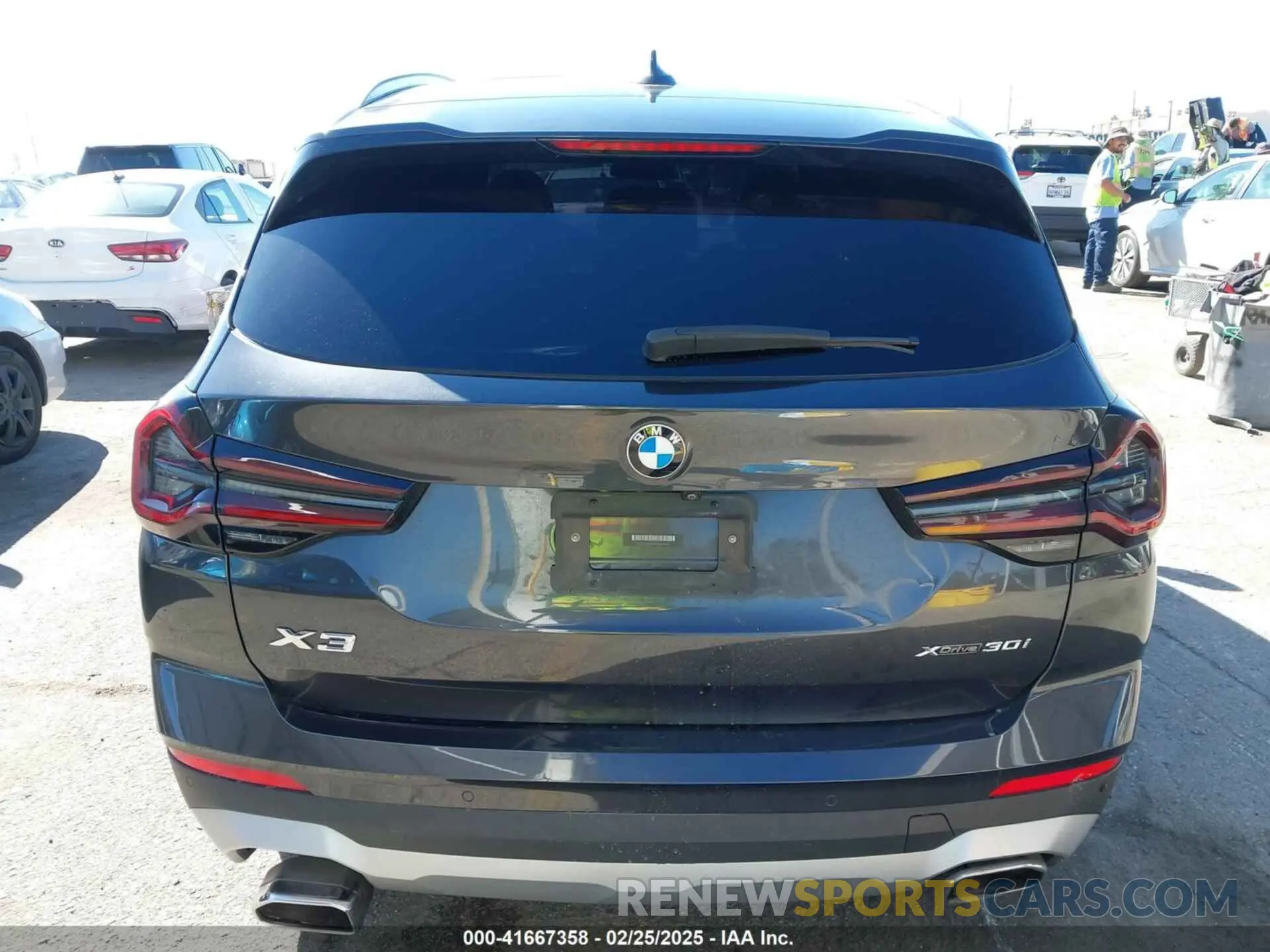 16 Photograph of a damaged car 5UX53DP02N9H43452 BMW X3 2022