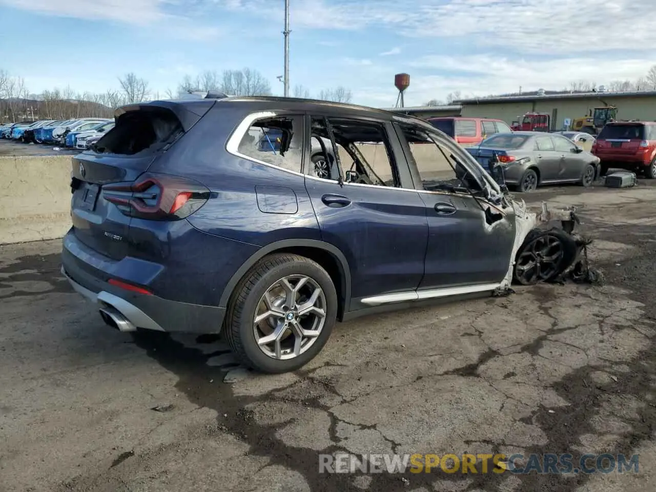3 Photograph of a damaged car 5UX53DP02N9K63019 BMW X3 2022