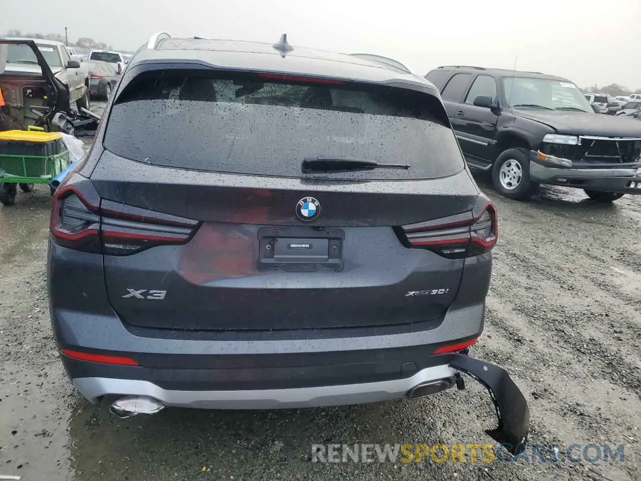 6 Photograph of a damaged car 5UX53DP02N9M92784 BMW X3 2022