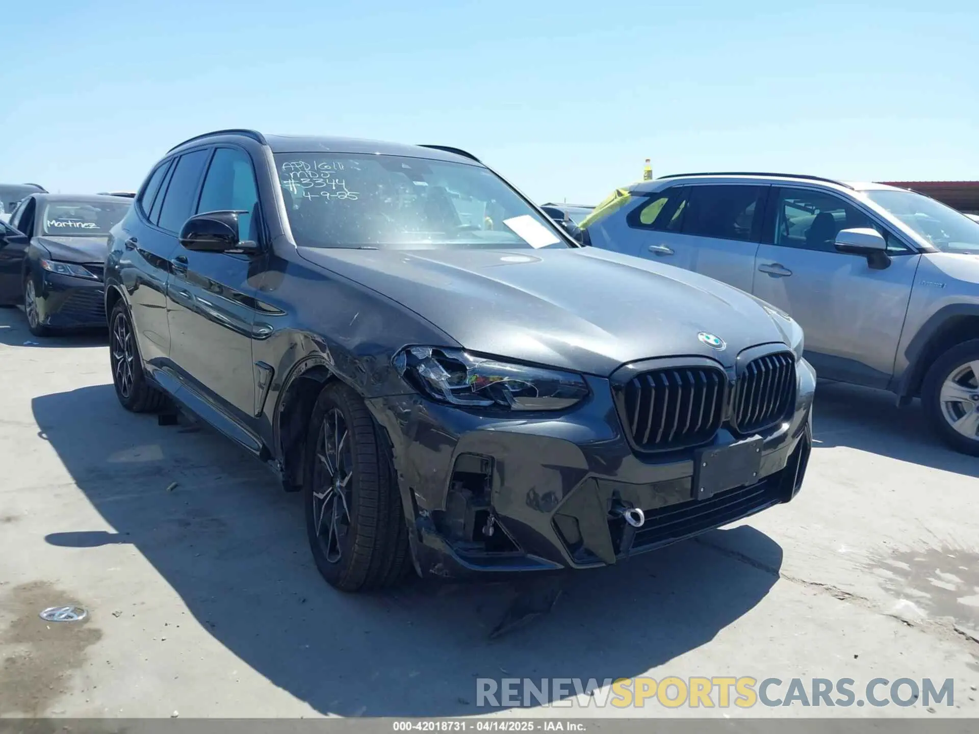1 Photograph of a damaged car 5UX53DP03N9J03344 BMW X3 2022